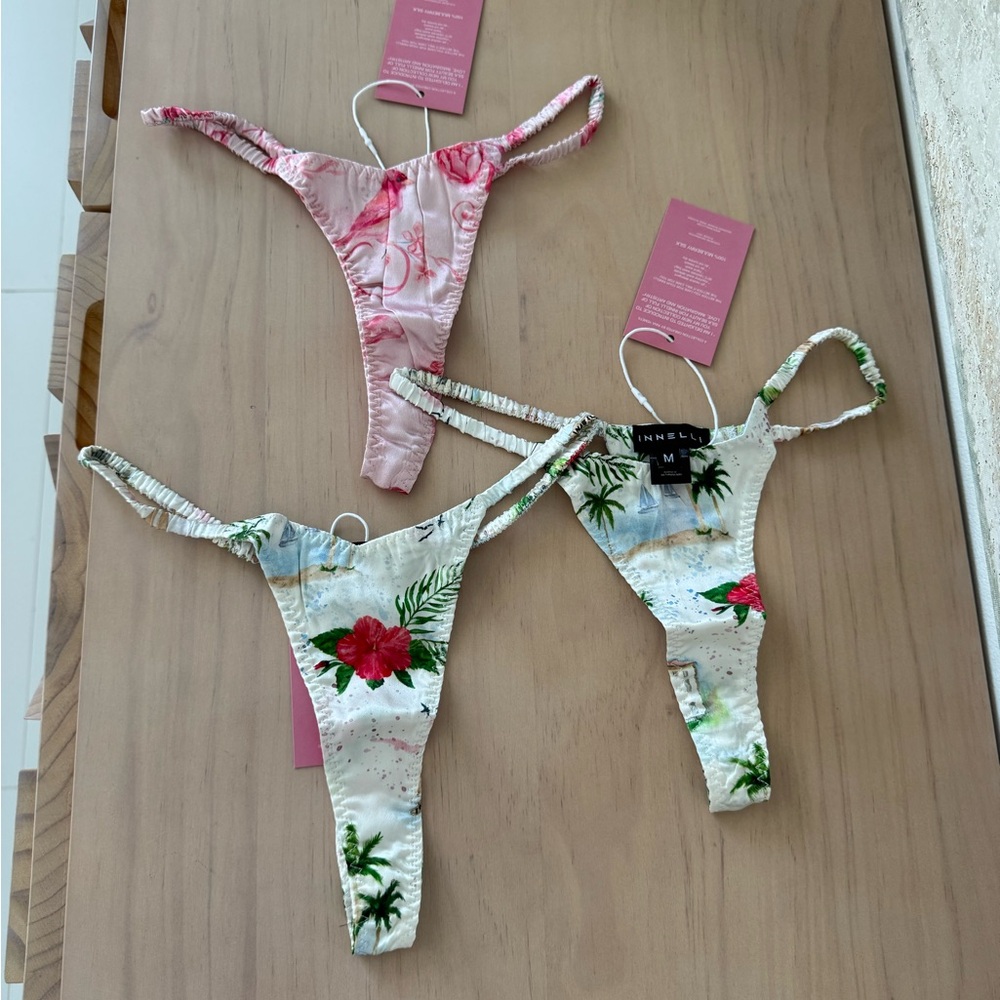 100% Mulberry Silk V string , 3 pack , excellent for gift in box.